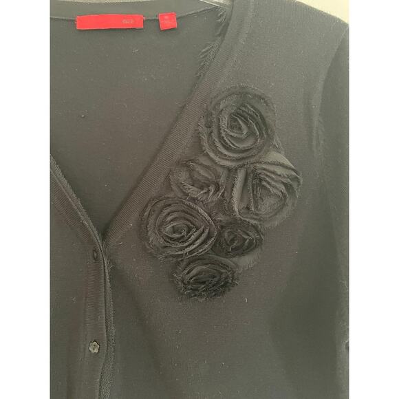 Red Black Sweater with Flowers‎ Three Quarter Sleeves Size X-Large - Picture 2 of 7